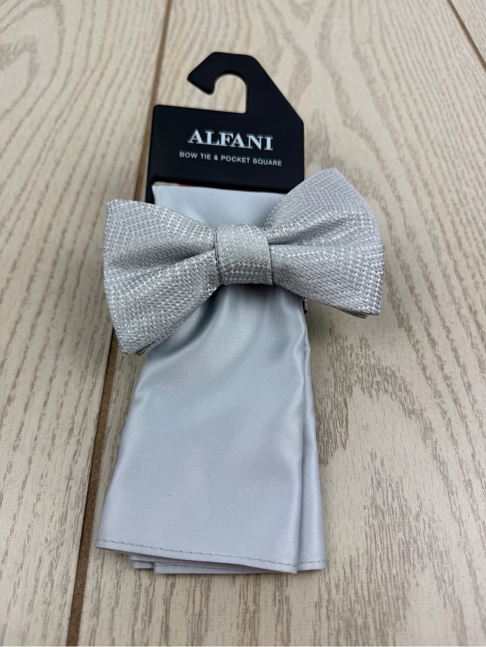 890 Alfani Men's Bowtie & Pocket Square Set OS Grey Multi $55